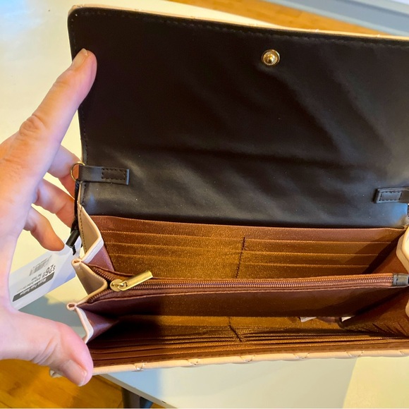 NWT Soulfina Collection Taupe Arlana PETA Approved Vegan Wallet ✨ 8” x 5” - Picture 3 of 5